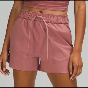 Lululemon high rise shorts 3.5” Trench color NWT Sz 8
